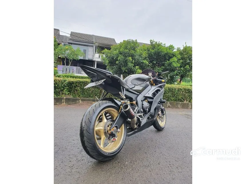 2014 Yamaha YZF R6 Sport Bike