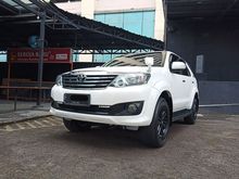 Toyota Fortuner Bensin 2.7 V 4x4 AT 2014 Putih KM.40RB