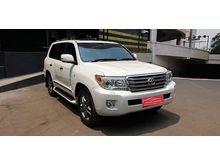 BEST CHOICE - Toyota Landcruiser ZX 200 4.6 V8 4x4 Fullspec Japan Bensin CBU AT 2010 White on Beige Model 2012 - Well Maintained