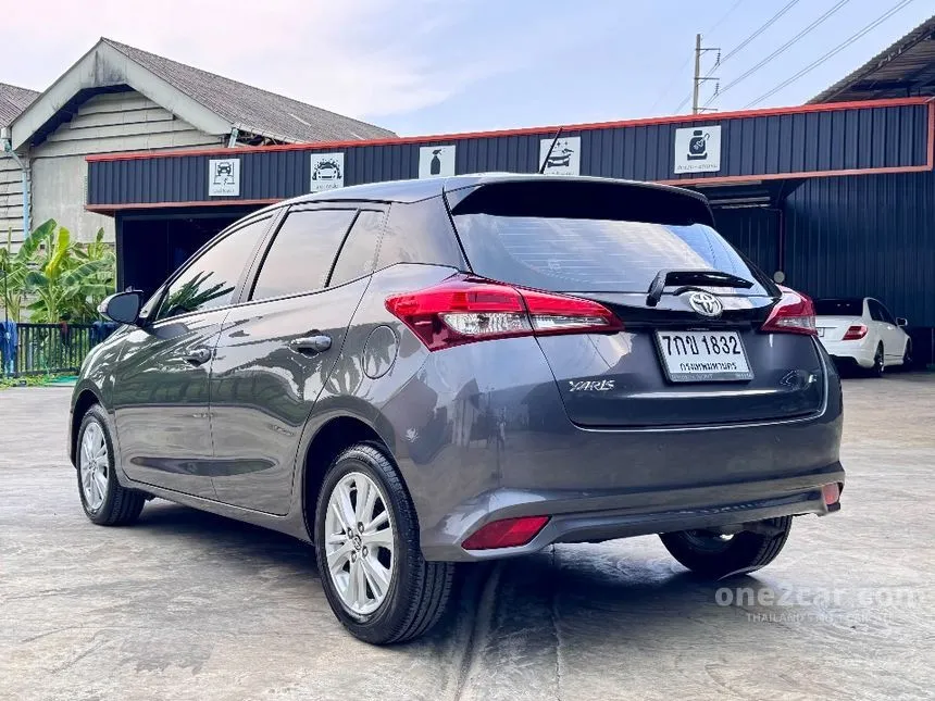 2017 Toyota YARIS E Hatchback