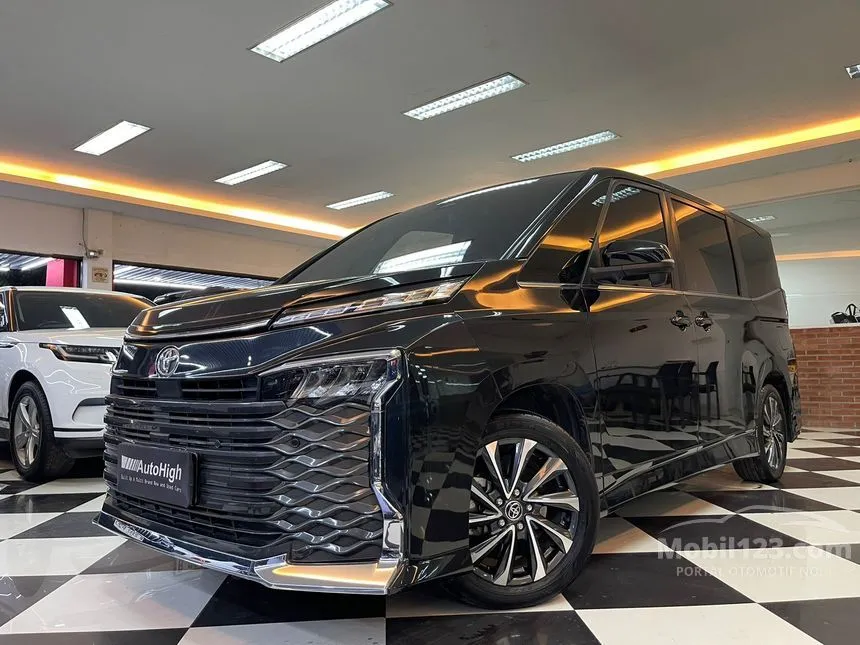 Jual Mobil Toyota Voxy 2023 2.0 di DKI Jakarta Automatic Van Wagon Hitam Rp 545.000.000