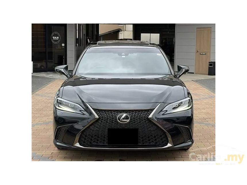 2022 Lexus ES 300h F Sport Sedan