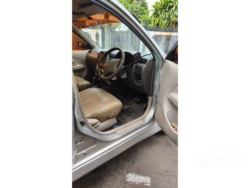 2011 Toyota Avanza S MPV