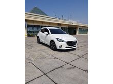 2016 Mazda 2 1.5 R Hatchback putih dp 30 jt saja proses kredit bisa dibantu