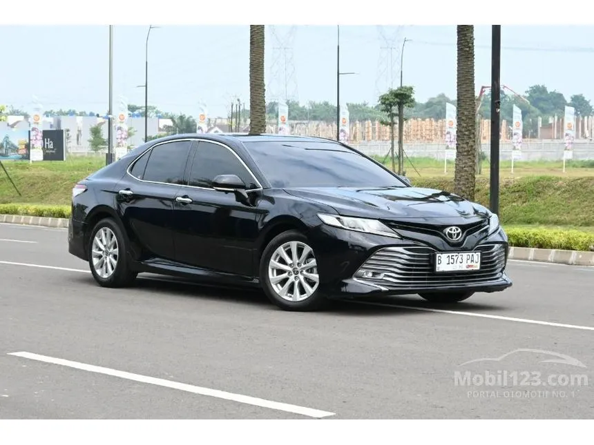 2020 Toyota Camry V Sedan