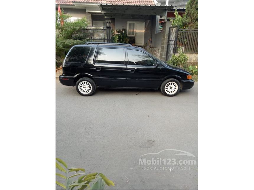 1995 Mitsubishi Chariot MPV Minivans