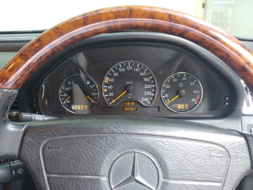 1997 Mercedes-Benz C200 W202 2.0 Automatic Sedan