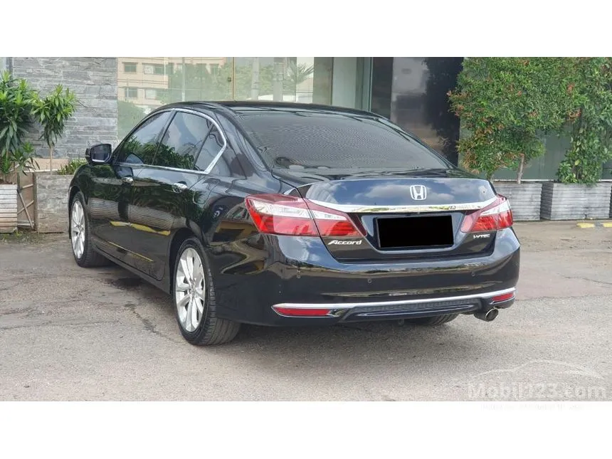 2018 Honda Accord VTi-L Sedan