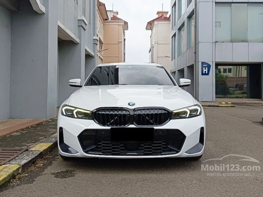 2023 BMW 330i M Sport Pro Sedan