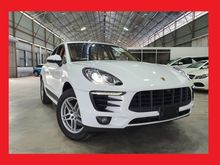 2016 Porsche Macan 2.0 4 camera ORI millege