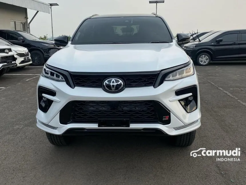 Jual Mobil Toyota Fortuner 2024 GR Sport 4X4 2.8 di Banten Automatic SUV Putih Rp 741.900.000