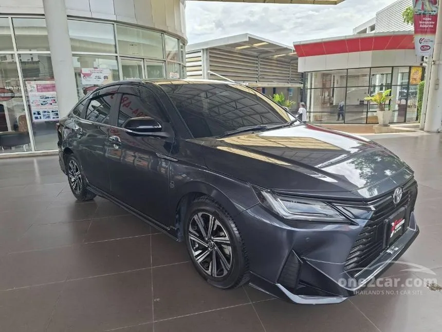 2022 Toyota Yaris Ativ Premium Luxury Sedan
