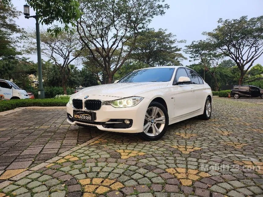 Jual Mobil BMW 320i 2015 Sport 2.0 di DKI Jakarta Automatic Sedan Putih Rp 286.000.000