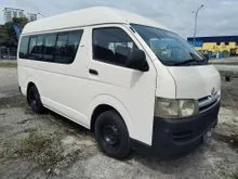 2010 Toyota Hiace 2.7 petrol Window Van manual