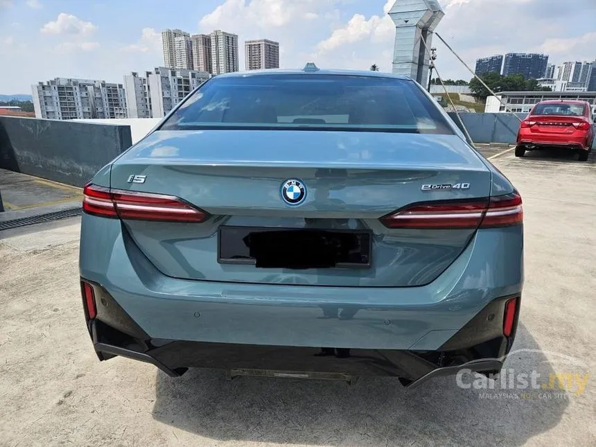 2024 BMW i5 eDrive40 M Performance Sedan