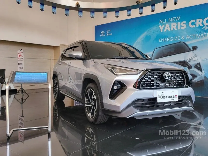 2025 Toyota Yaris Cross S HV (2 Tone) (Premium Colour) SUV