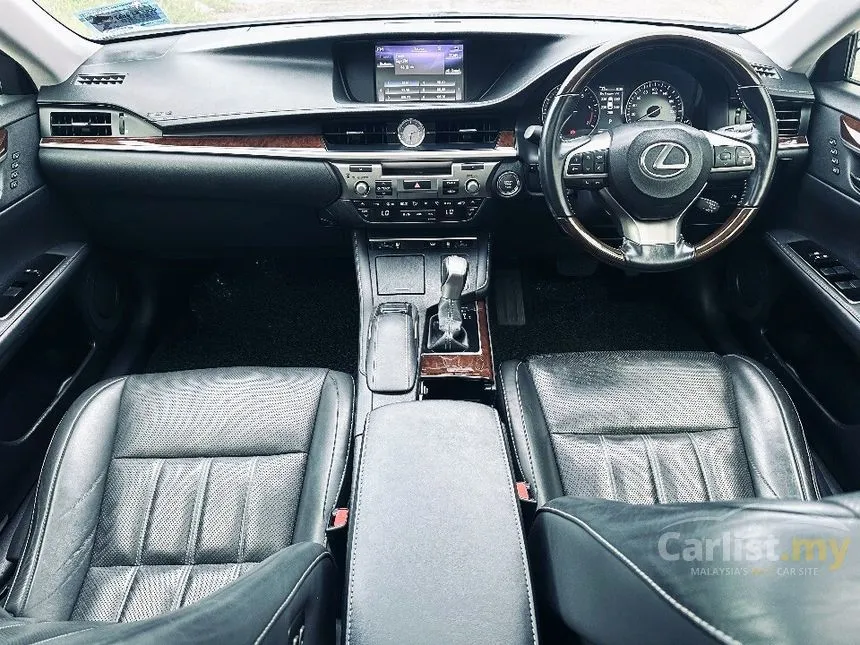 2017 Lexus ES250 Luxury Sedan