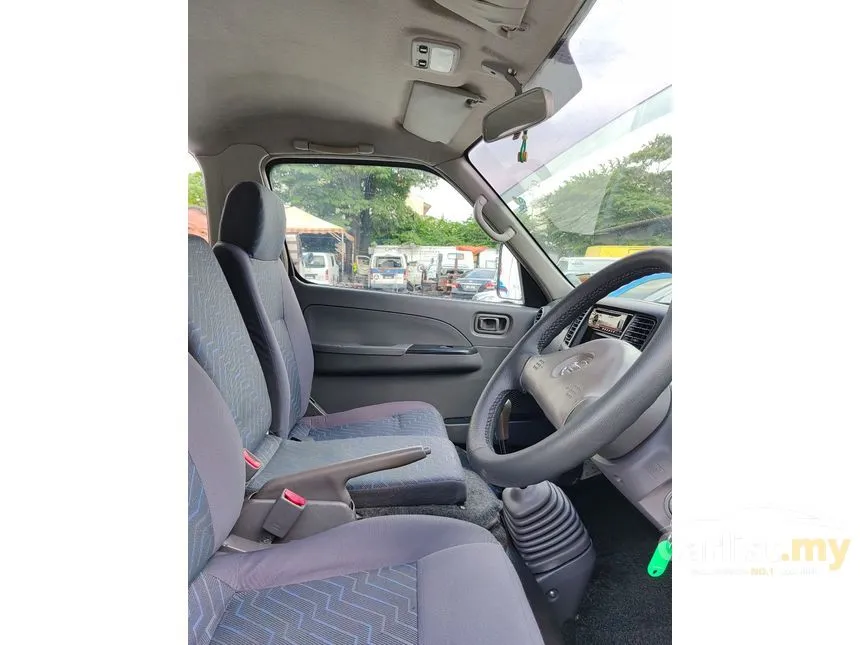 2014 Nissan Urvan Window Van