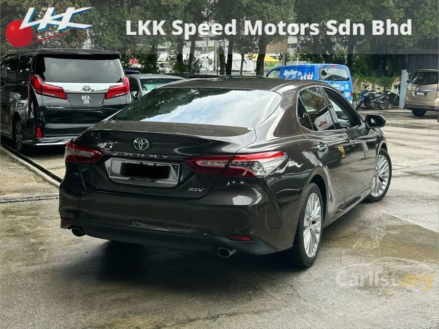 2019 Toyota Camry V Sedan