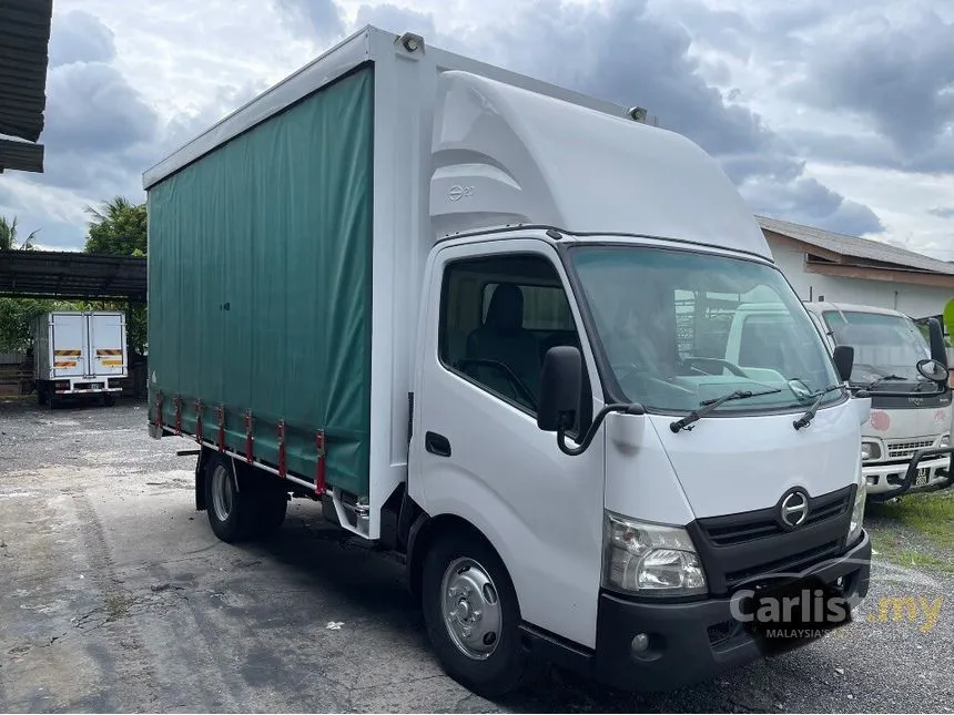 2013 Hino WU710 Lorry