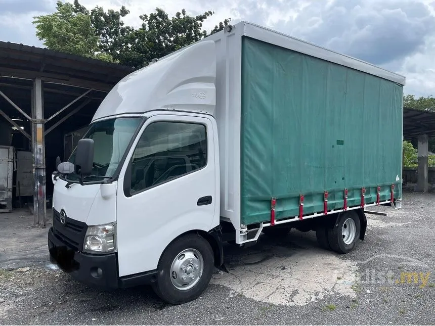 2013 Hino WU710 Lorry