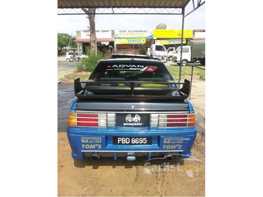 1989 Nissan Sunny Sedan