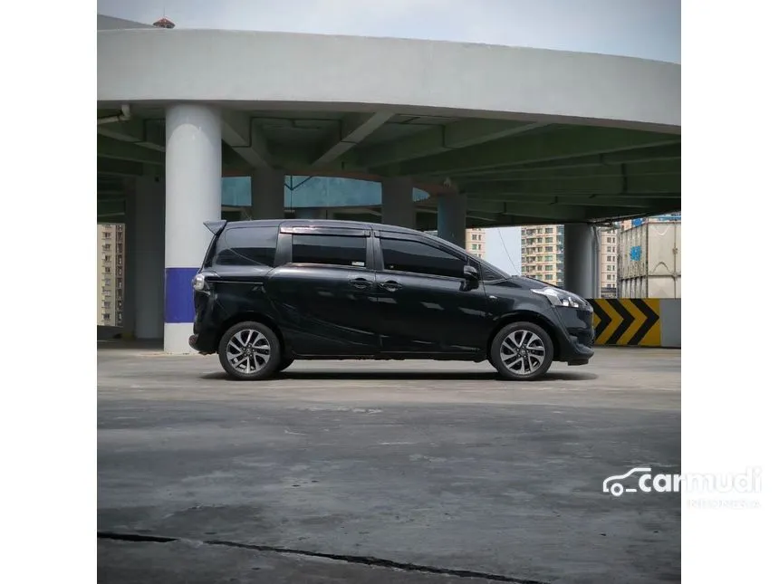 2017 Toyota Sienta V MPV