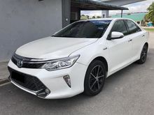 2017 Toyota Camry 2.5 Hybrid Premium Sedan - LIKE NEW