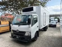 2013  Hino WU720R 3 Ton 17 Feet Refrigerated Cold Box Freezer 5000KG Lorry