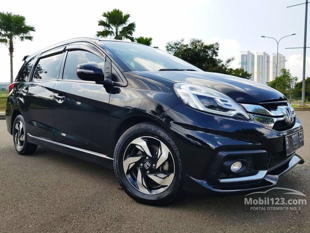 Honda Mobilio  RS  Mobil bekas  dijual di Indonesia  Dari 