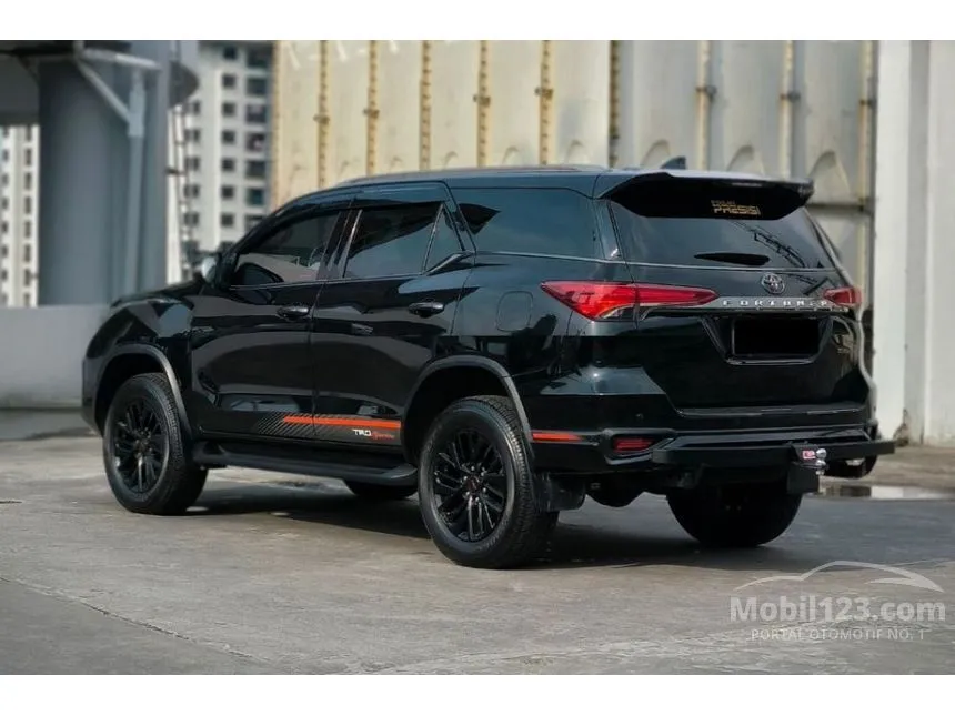 2019 Toyota Fortuner VRZ TRD 4X2 SUV