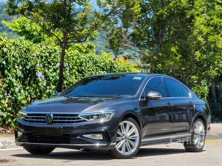 2022 Volkswagen Passat R-Line Sedan