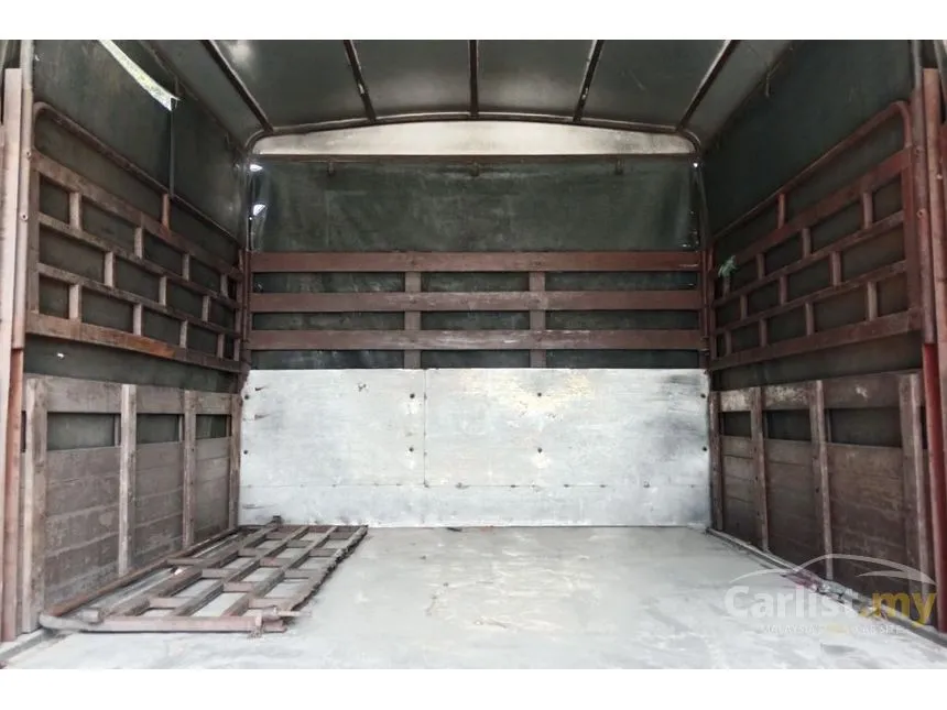 2013 Hino 300 Series WU720R-HKMML3 Lorry