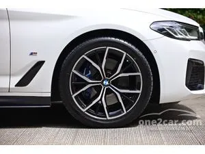 2021 BMW 530e 2.0 M Sport Sedan