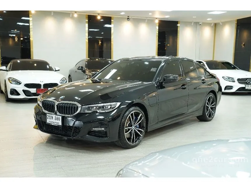 2021 BMW 330e M Sport Sedan