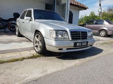 1995 Mercedes-Benz E280 2.8 Masterpiece Sedan