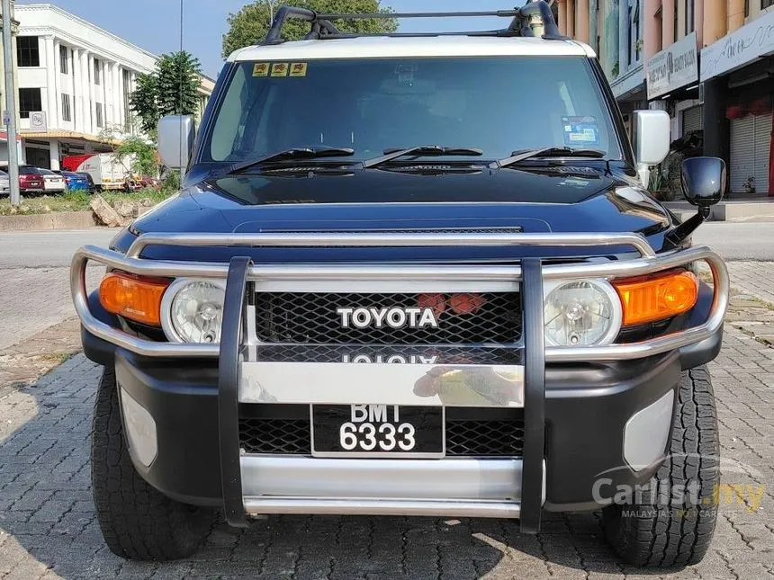 2011 Toyota FJ Cruiser SUV