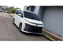 2022 Toyota Voxy 2.0 (Premium Color) MPV CVT TSS Camera360 Facelift 2022 [ LOW KM 20RB ]