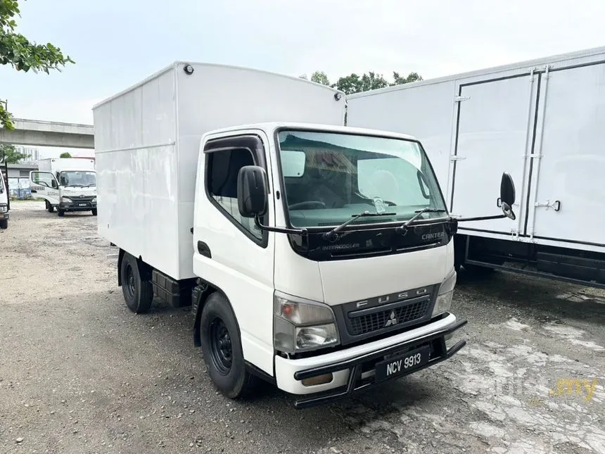 2013 Mitsubishi Fuso canter FE71PB Lorry
