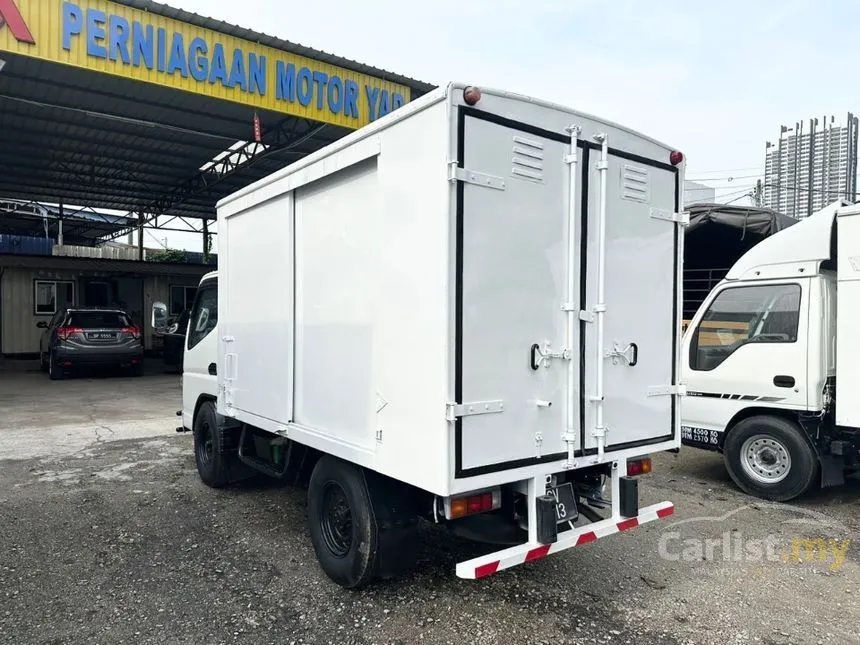 2013 Mitsubishi Fuso canter FE71PB Lorry