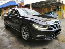 2019 Volkswagen Passat 2.0 380 TSI Highline Accord, Camry