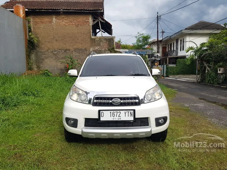 Jual Mobil Daihatsu Terios 2013 TX 1.5 di Jawa Barat Automatic SUV Putih Rp 145.000.000