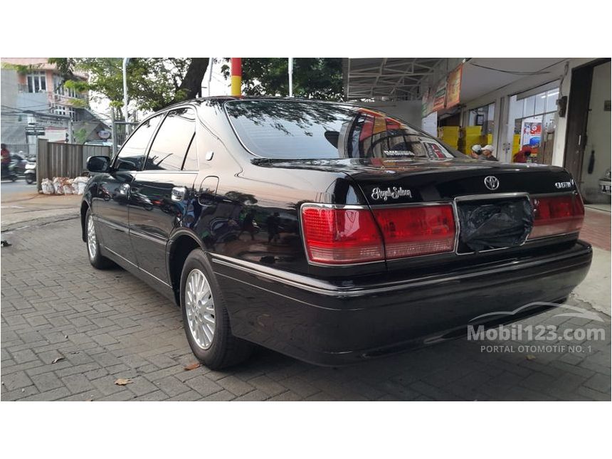 2002 Toyota Crown Royal Saloon Sedan