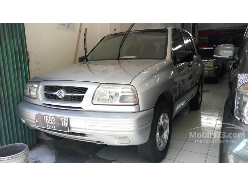 Jual Mobil Suzuki Escudo 2004 SQ 1.6 di Jawa Timur Manual 