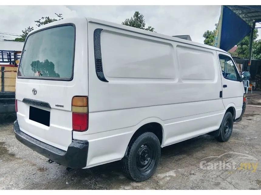 2005 Toyota Hiace Van