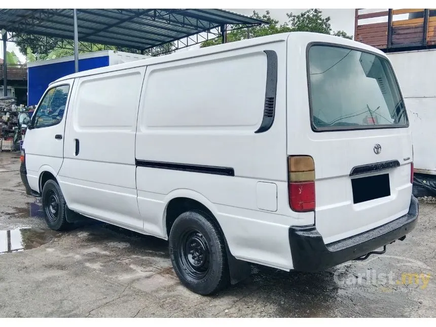 2005 Toyota Hiace Van