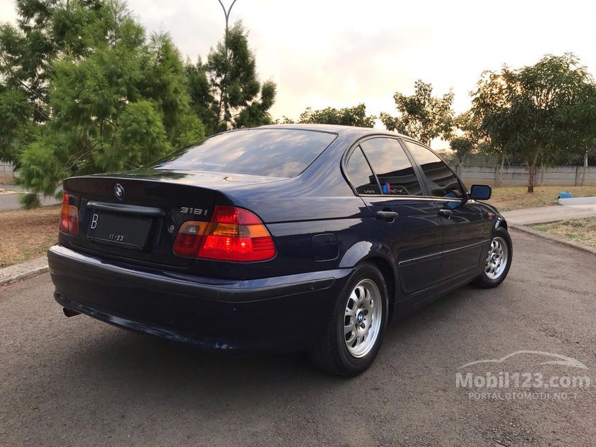 Jual Mobil BMW 318i 2001 E46 1.9 di Jawa Tengah Automatic Sedan Biru Rp