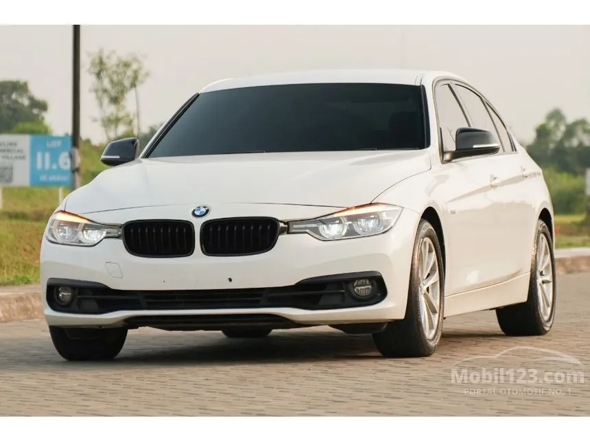 2017 BMW 320i Sport Sedan