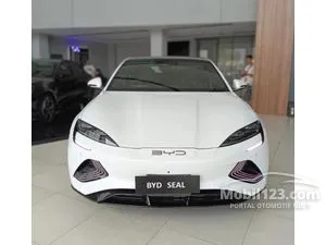 2025 BYD Seal Dynamic Standard Sedan