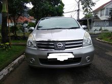 Nissan Grand Livina 2010 Silver Metalik.